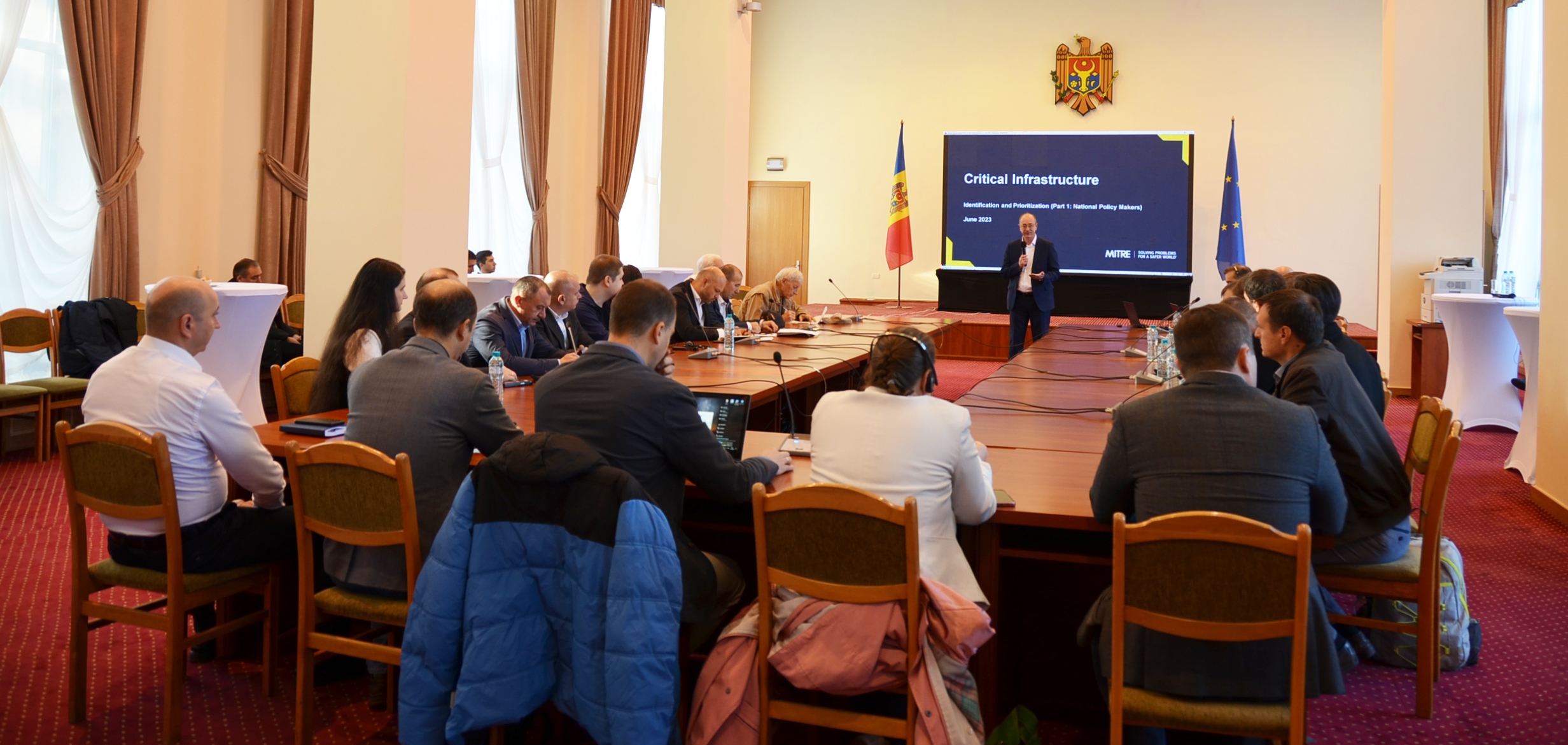 Dialog strategic între sectorul public și privat  