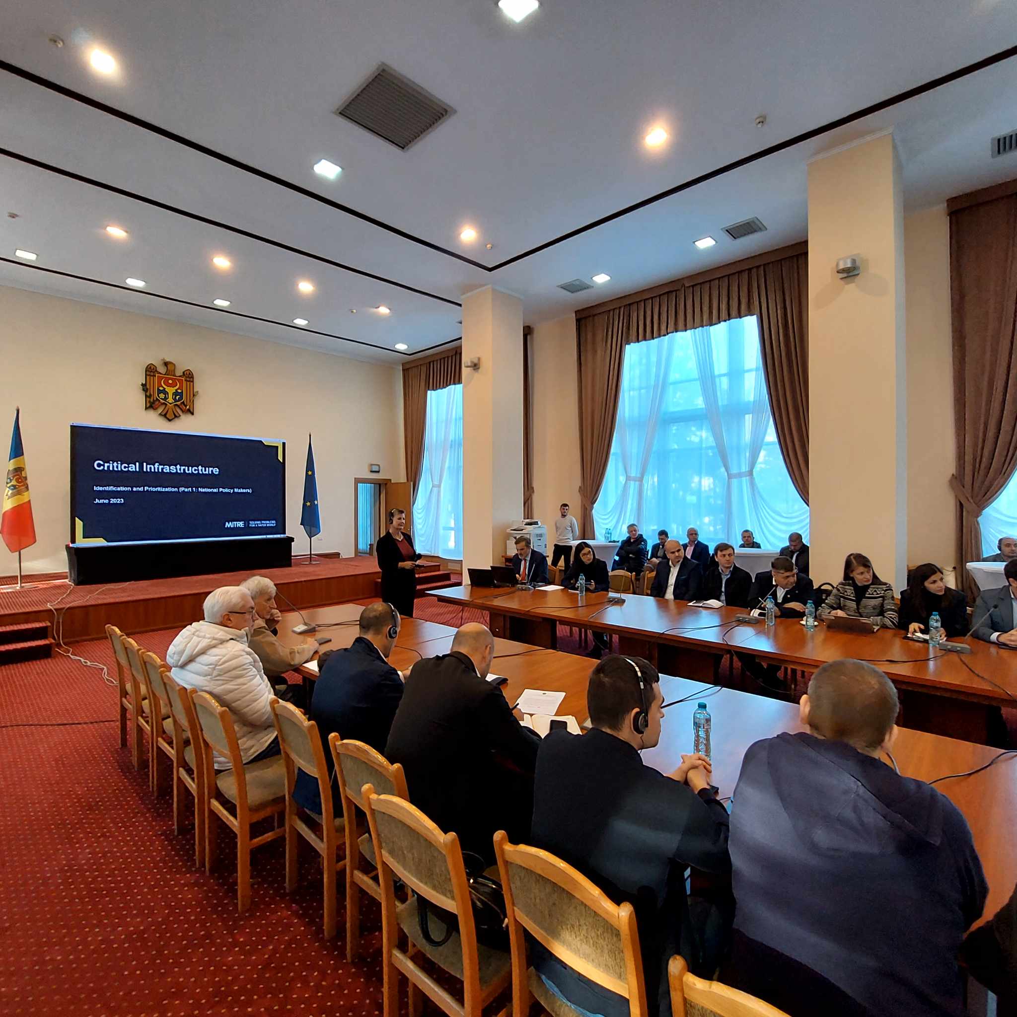 Dialog strategic între sectorul public și privat  