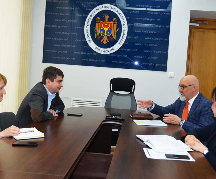 Întrevederea cu expertul internațional în cybersecurity, Rik Veenendaal