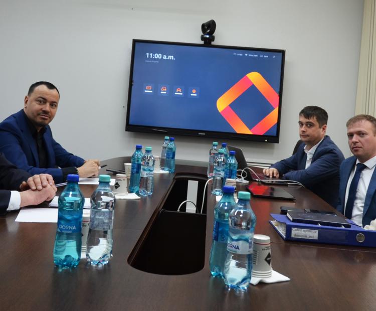 Întrevedere cu reprezentantul ICANN